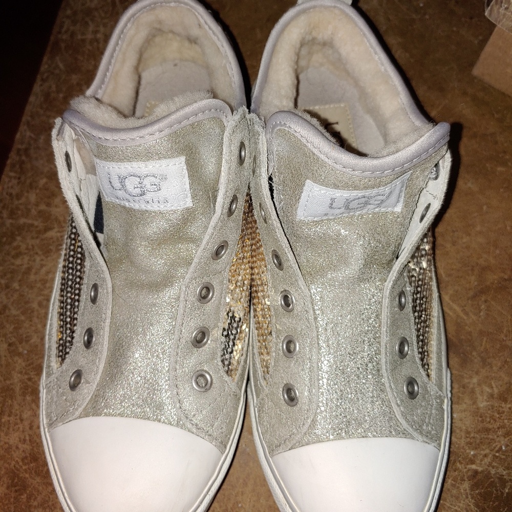 UGG leather/shearling slip on shoes 5-6